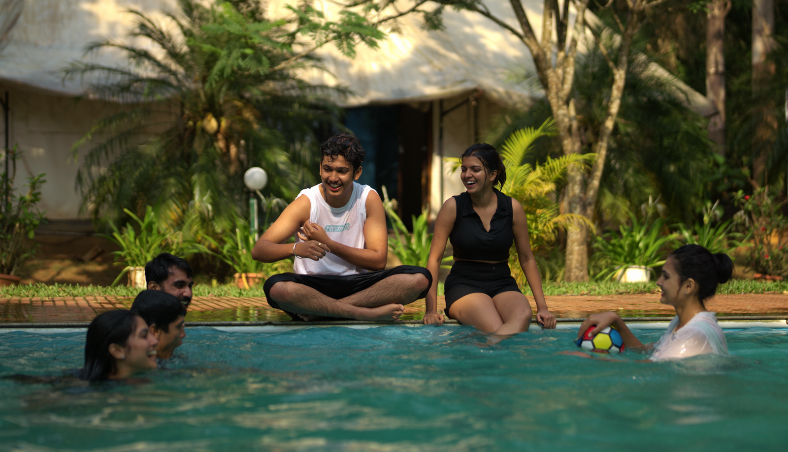 swimmingpool-century-resort-dandeli.png